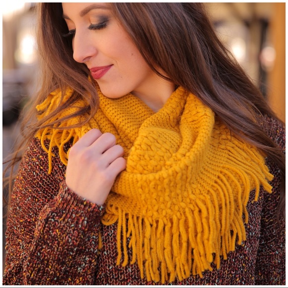 ✨LAST ONE✨Mustard cable knit fringe infinity scarf - Picture 2 of 7